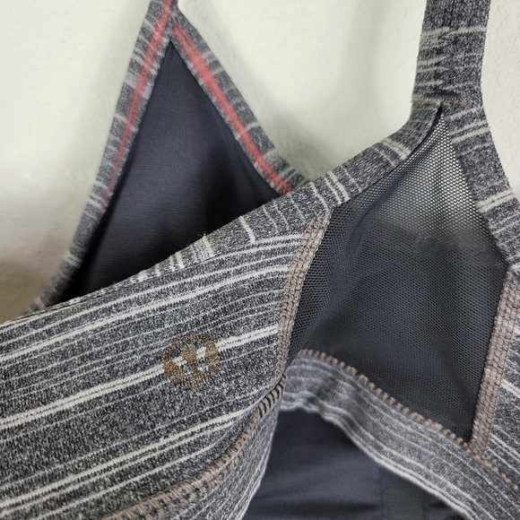 Lululemon sports bra gray Sz 4 - Picture 3 of 6